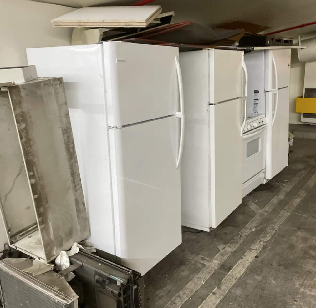 Rules for Safe Appliance Removal in Apartment Complexes