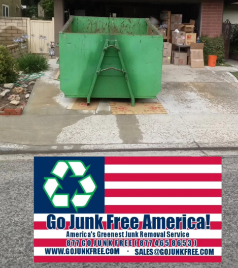 Should I Use a Box Truck or Dump Trailer for a Junk Removal Startup?